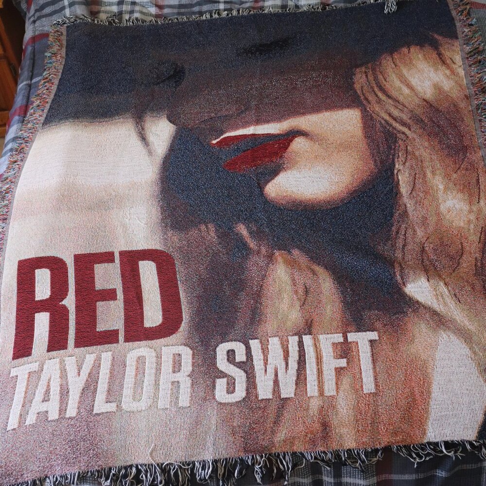 Taylor Swift "Red" Blanket